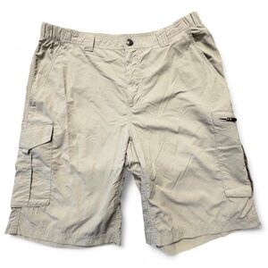 Columbia Men's Omni Shade Cargo Shorts Khaki Size 36W 10L Fishing Hiking B42